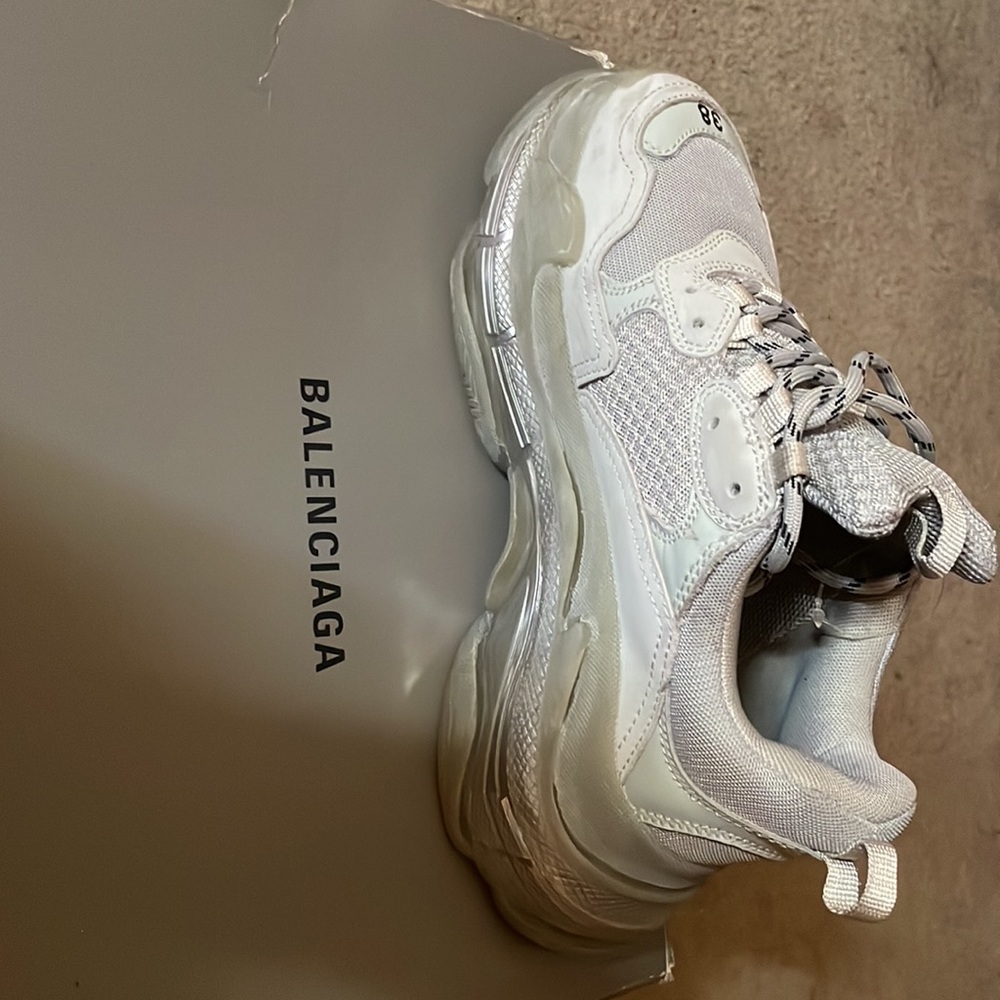 Balenciaga Triple S!!